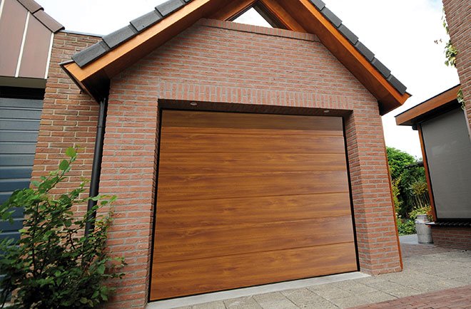 Voordelen-houten-garagedeuren-op-maat-Begico.jpg